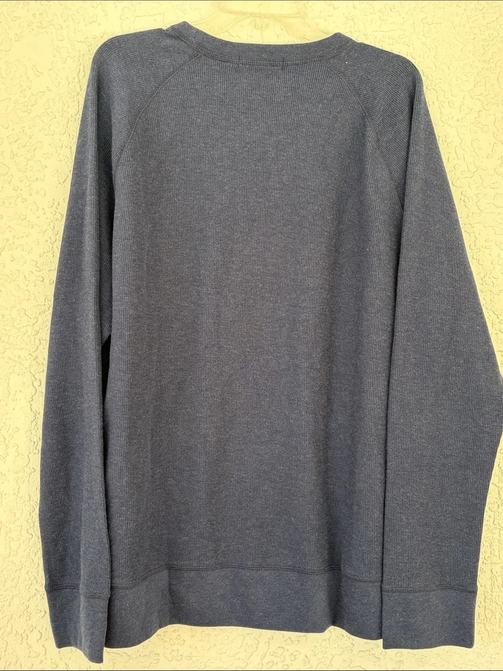 Banana Republic Men's soft Crewneck Sweater in Navy Blue size XL